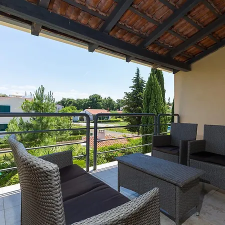 Gala Apartment *